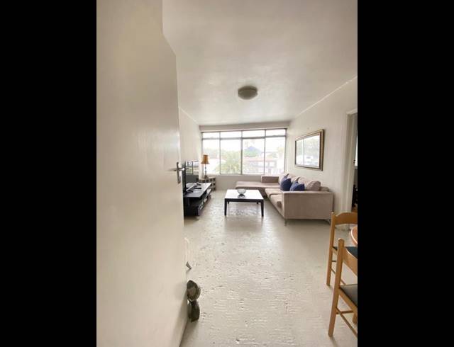 1 BEDROOM PROPERTY TO RENT IN GREEN POINT